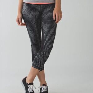 🍋NWOTLululemon Pace Rival Crop Full-On Luxtreme in the Stripe Play Slate Black